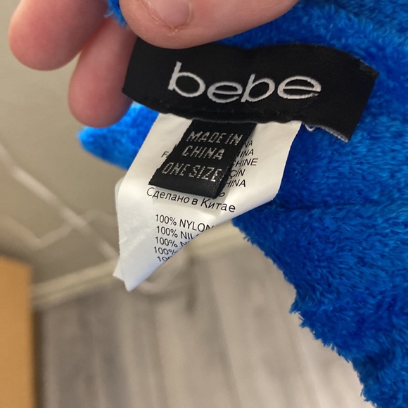 BEBE Blue Scarf One size extra soft - Picture 4 of 6